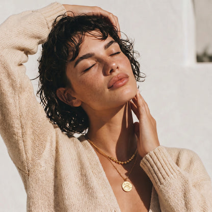 Crest Curve Necklace